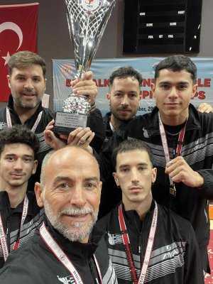 Balkan-AG-2025-Ethniki-men-selfie.jpg